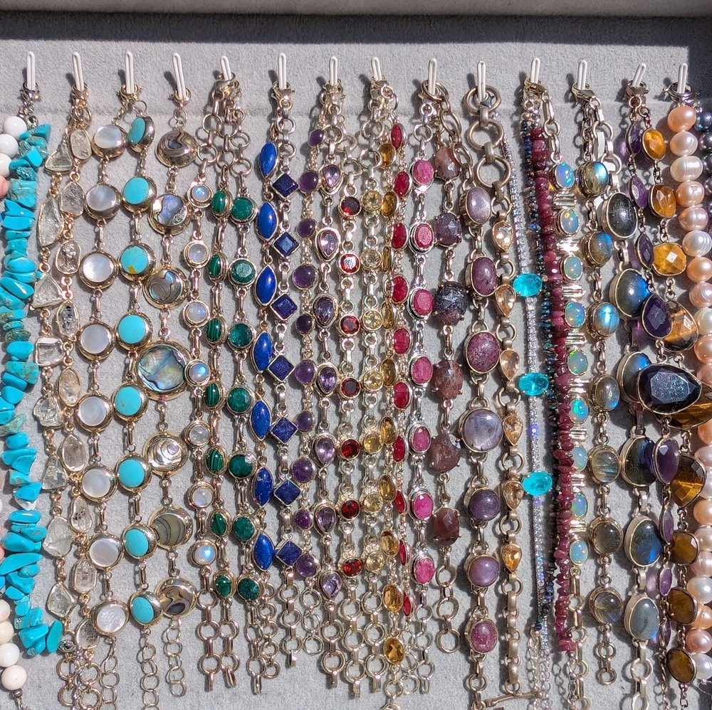 Bracelets LIVE LISTING - Picture 2 of 5